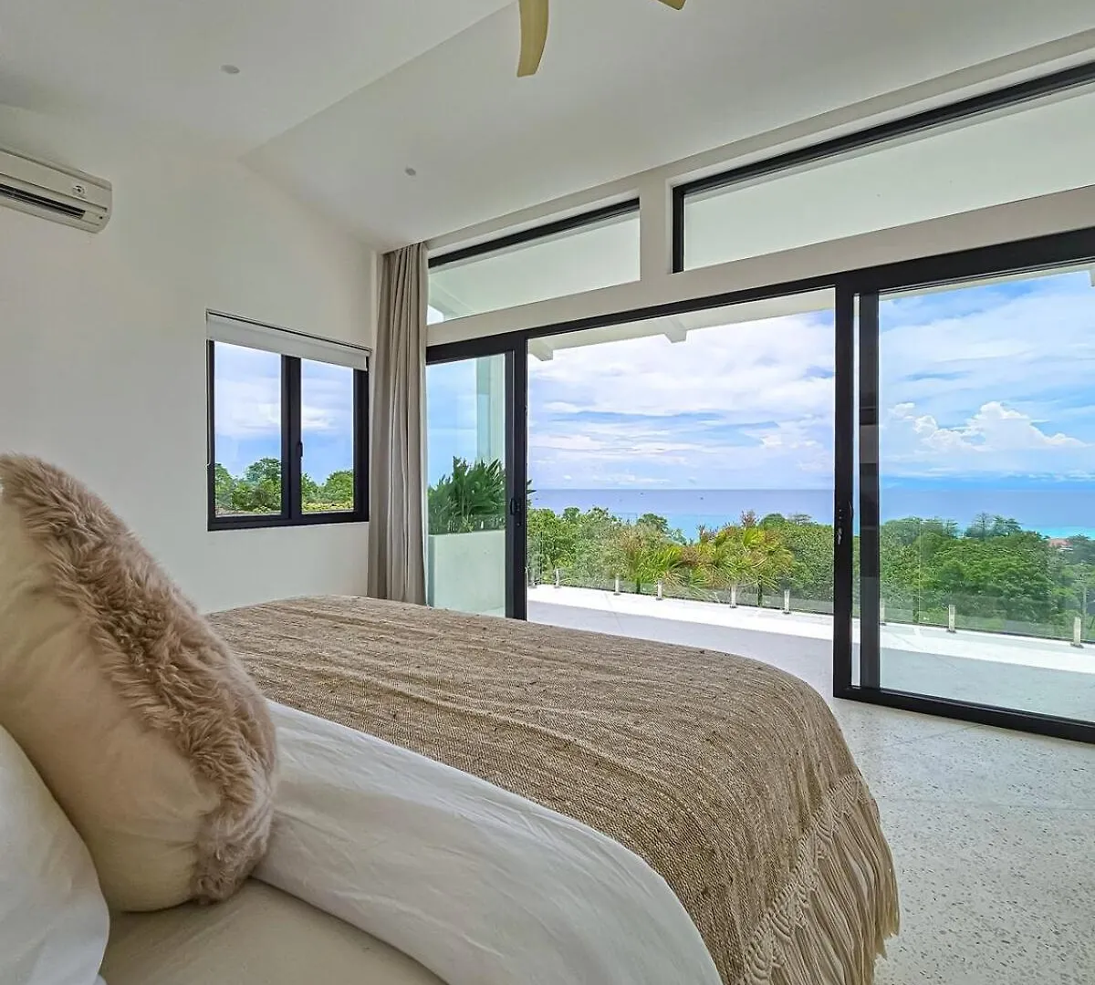빌라 Eternal - Three Bedroom Luxury Residence With Rooftop Oceanview Sauna 페카투