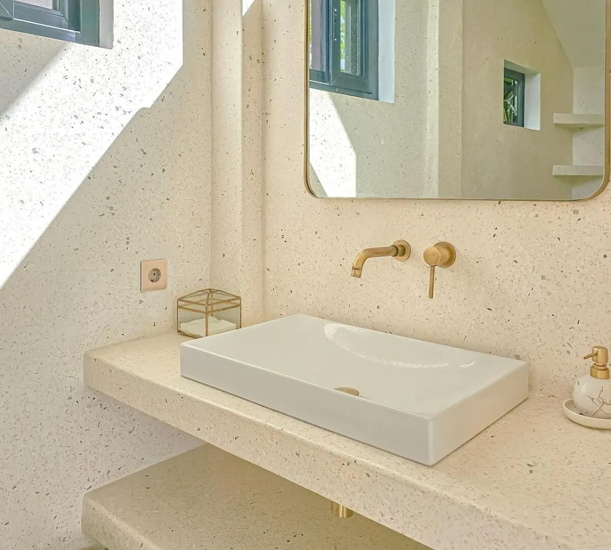 Villa Eternal - Three Bedroom Luxury Residence With Rooftop Oceanview Sauna Pecatu  Indonesia