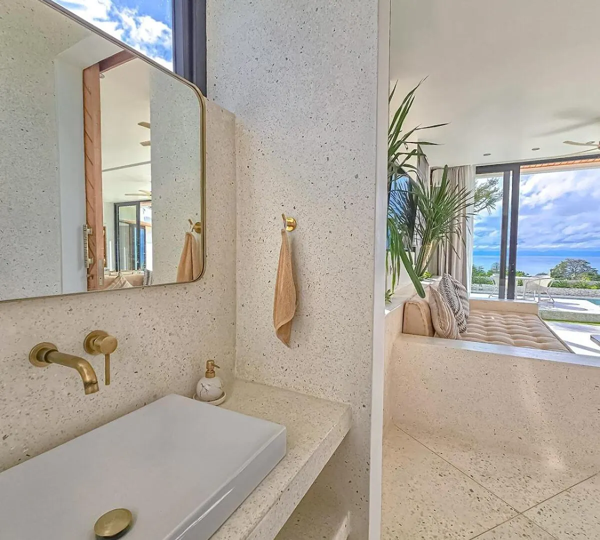 Villa Eternal - Three Bedroom Luxury Residence With Rooftop Oceanview Sauna Pecatu